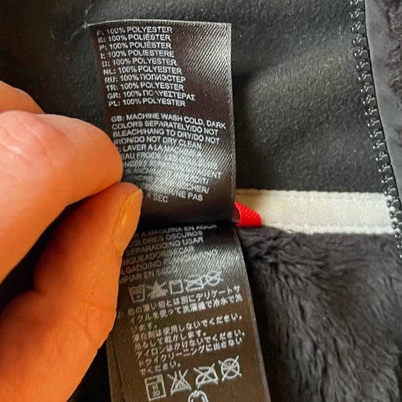 The North Face Fleece 1/4 Zip pullover sweater - Picture 4 of 6